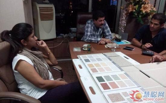 次日再次會面，洽談涂料工程細節