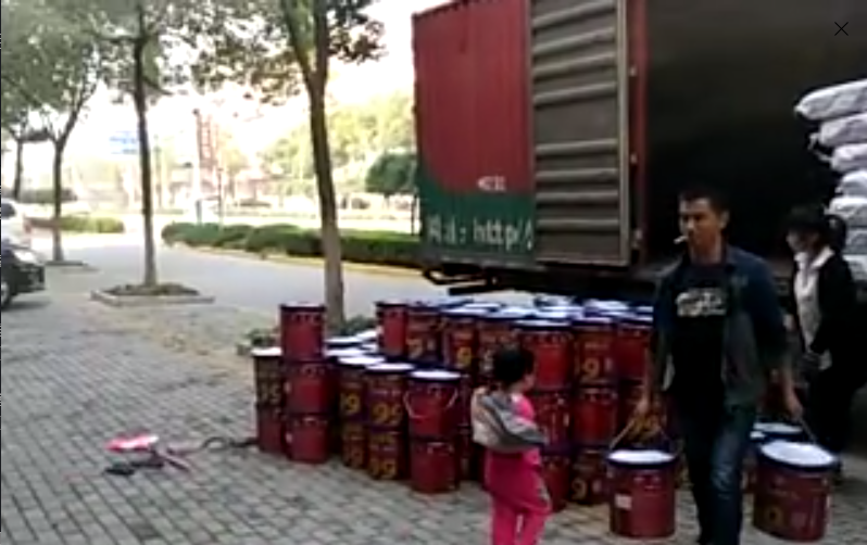 服務客戶，友情漆樣樣做足100分